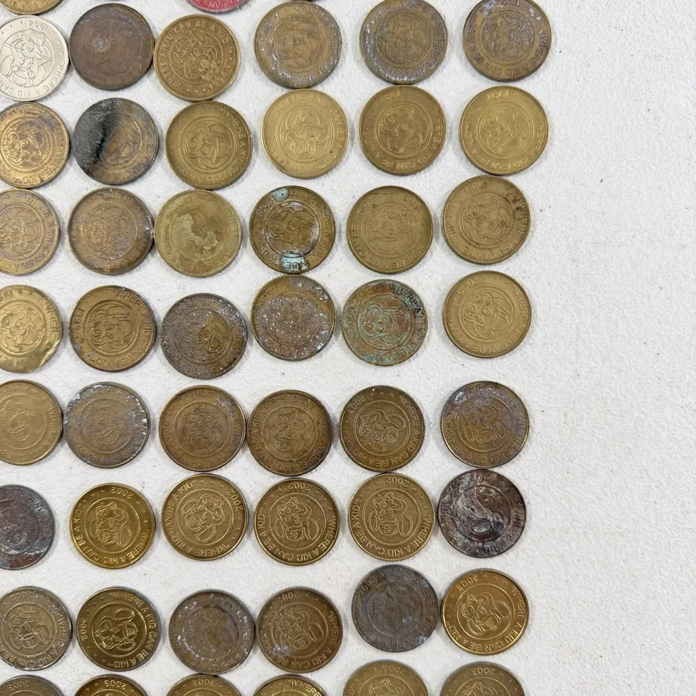 159 VINTAGE CHUCK E CHEESE TOKENS LOT 1980S-1990S‎ ARCADE TOKEN COLLECTION